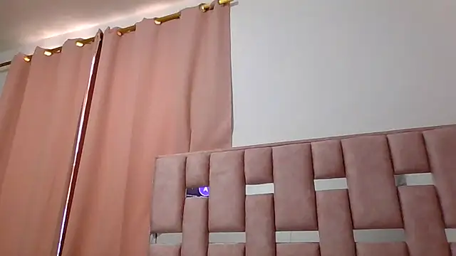 abby moss 2 online show from December 20, 2025, 5:31 pm