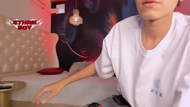 Snapshot of Ethan_Boy_ chatting on January 5, 2026, 7:06 pm Ethan Boy online show from January 5, 2026, 7:06 pm