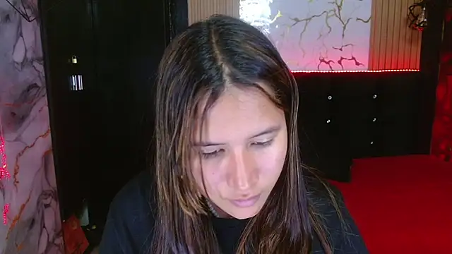 Snapshot of tinibunny chatting on October 23, 2025, 8:18 pm tinibunny online show from October 23, 2025, 8:18 pm