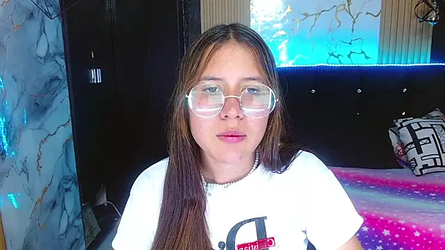 Snapshot of tinibunny chatting on October 30, 2025, 8:31 pm tinibunny online show from October 30, 2025, 8:31 pm