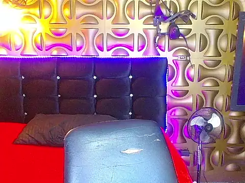 Snapshot of tinibunny chatting on November 8, 2025, 7:23 pm tinibunny online show from November 8, 2025, 7:23 pm