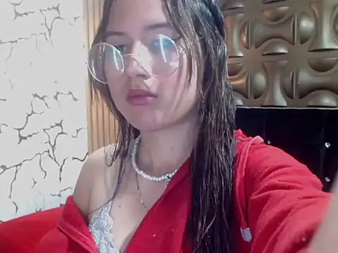 Snapshot of tinibunny chatting on November 15, 2025, 7:32 pm tinibunny online show from November 15, 2025, 7:32 pm