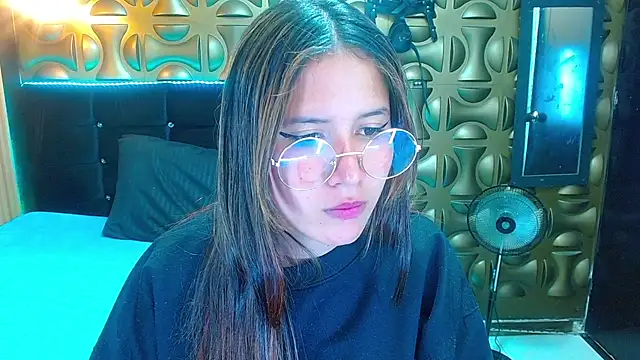 Snapshot of tinibunny chatting on November 21, 2025, 7:56 pm tinibunny online show from November 21, 2025, 7:56 pm