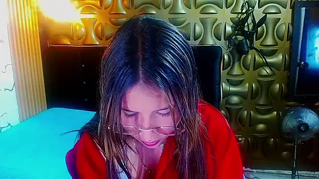 Snapshot of tinibunny chatting on November 24, 2025, 7:57 pm tinibunny online show from November 24, 2025, 7:57 pm