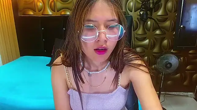 Snapshot of tinibunny chatting on November 27, 2025, 7:27 pm tinibunny online show from November 27, 2025, 7:27 pm