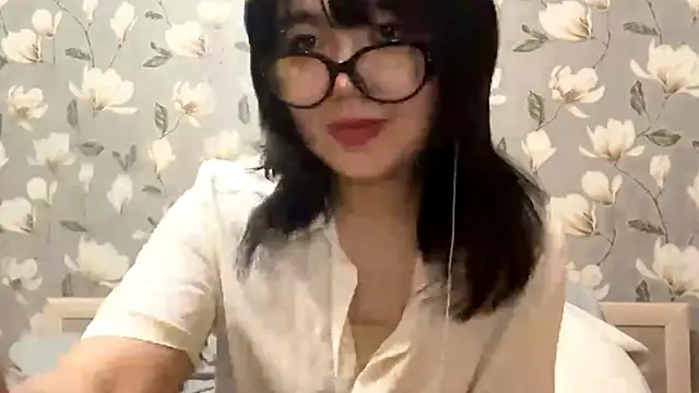 YunaMuse online show from October 10, 2025, 8:08 pm