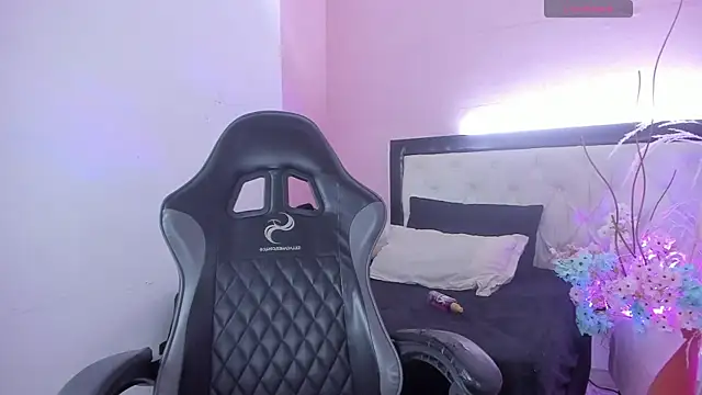 Barbieteeen online show from April 17, 2026, 5:32 am