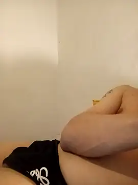 jjLARAY online show from November 3, 2025, 1:29 am