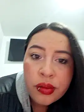 Stefani02 online show from November 9, 2025, 3:27 am