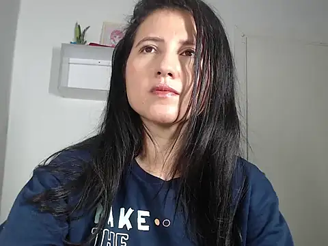 Renata Rivas online show from November 12, 2025, 5:19 am
