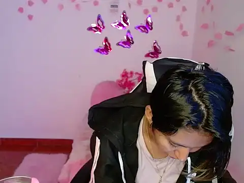 amber  666 online show from October 17, 2025, 8:22 pm