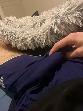 LittleGuyyy9 online show from October 22, 2025, 9:36 pm