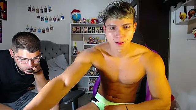 mirallesandbig online show from October 12, 2025, 9:47 pm