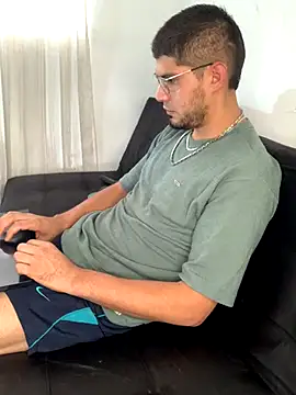 mirallesandbig online show from October 23, 2025, 9:24 pm