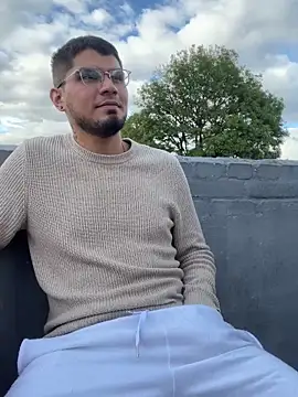 mirallesandbig online show from November 2, 2025, 9:17 pm