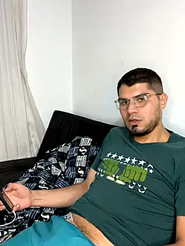 mirallesandbig online show from November 15, 2025, 11:21 pm