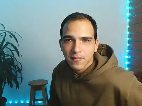 Maax3023 online show from October 21, 2025, 1:12 pm