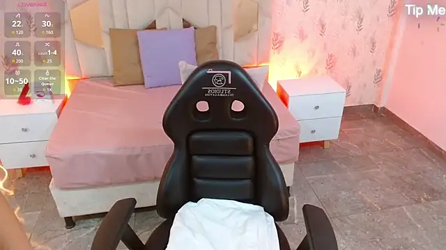 MARIANA TAY1 online show from October 23, 2025, 3:06 am