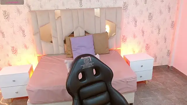 MARIANA TAY1 online show from October 26, 2025, 3:01 am