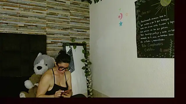 Snapshot of disneey2888 chatting on October 19, 2025, 3:07 am disneey2888 online show from October 19, 2025, 3:07 am