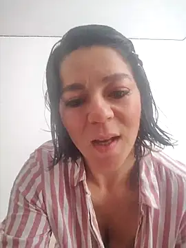 Snapshot of disneey2888 chatting on October 19, 2025, 7:14 pm disneey2888 online show from October 19, 2025, 7:14 pm