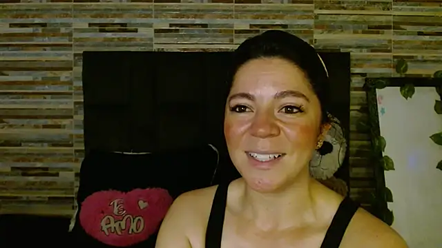 Snapshot of disneey2888 chatting on October 20, 2025, 2:17 pm disneey2888 online show from October 20, 2025, 2:17 pm