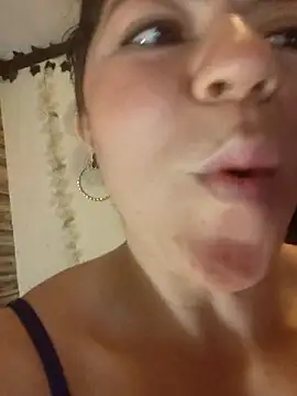 Snapshot of disneey2888 chatting on October 30, 2025, 1:23 pm disneey2888 online show from October 30, 2025, 1:23 pm