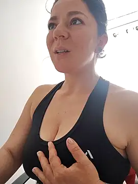 Snapshot of disneey2888 chatting on November 13, 2025, 7:02 pm disneey2888 online show from November 13, 2025, 7:02 pm