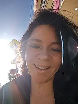 Snapshot of disneey2888 chatting on November 27, 2025, 12:29 pm disneey2888 online show from November 27, 2025, 12:29 pm