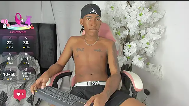 Snapshot of latin_kay1 chatting on March 20, 2026, 10:14 pm latin kay1 online show from March 20, 2026, 10:14 pm