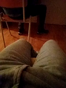 aripuppi95 online show from October 10, 2025, 11:48 pm