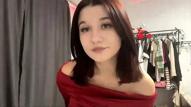 ElsieZuno online show from October 14, 2025, 12:06 pm