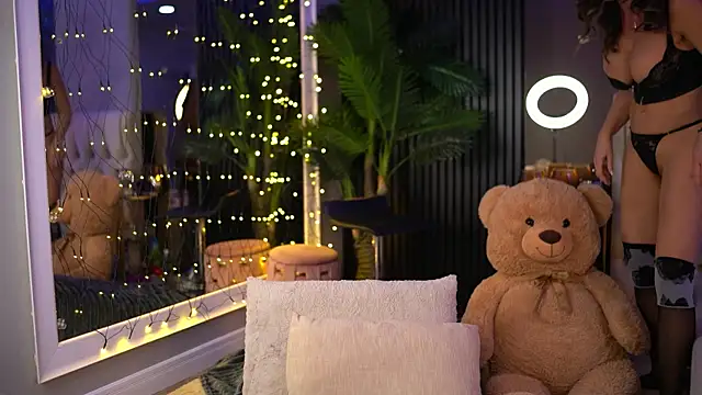 LuxenNoir online show from January 11, 2026, 6:40 am