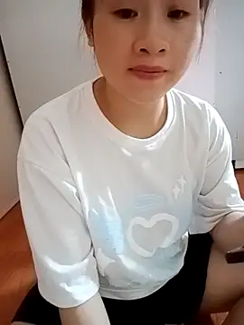 tuongvycute online show from October 10, 2025, 1:10 pm