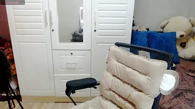 Snapshot of BellaMistressJhax chatting on February 19, 2026, 6:04 pm BellaMistressJhax online show from February 19, 2026, 6:04 pm