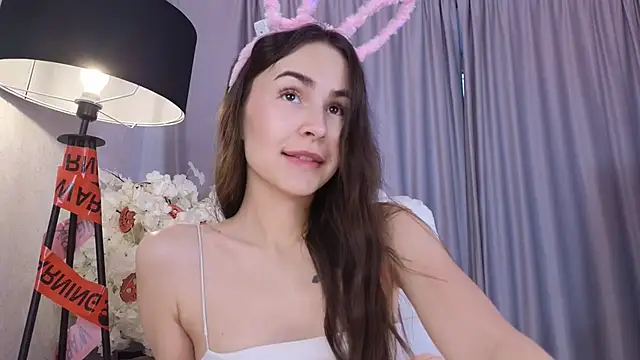 LionKierra online show from November 1, 2025, 4:14 am