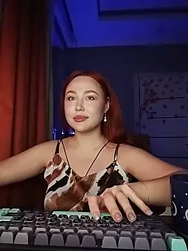 LolaMint  online show from November 28, 2025, 1:36 pm