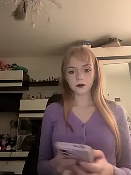 Snapshot of OpheliaMills chatting on October 12, 2025, 10:36 am OpheliaMills online show from October 12, 2025, 10:36 am