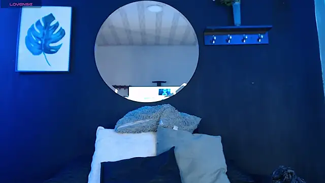 TamaraaRoss  online show from November 19, 2025, 6:52 pm