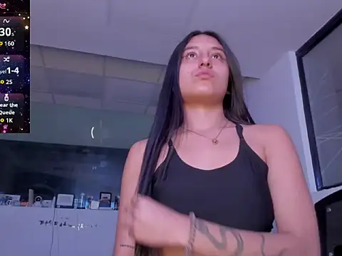 princesstina- online show from November 13, 2025, 9:36 pm