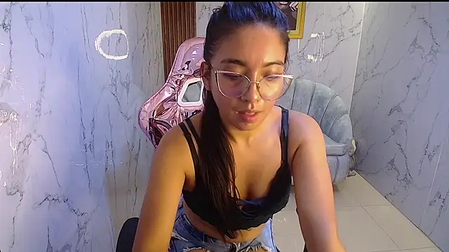 danna sweet s online show from October 18, 2025, 8:42 pm