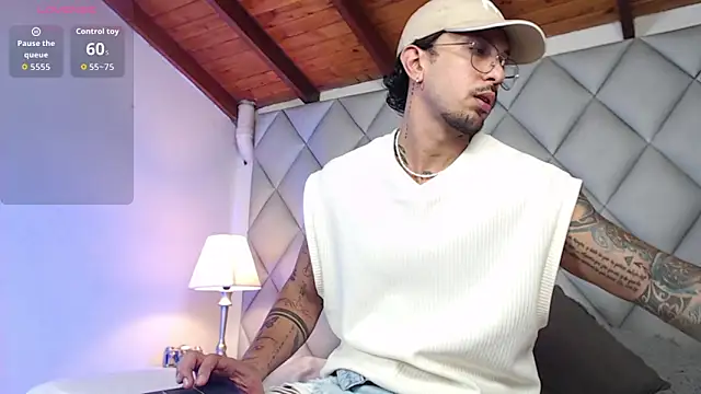 Liam Espinoza online show from October 29, 2025, 7:59 pm