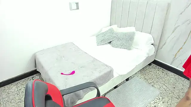 Amira mansour online show from November 5, 2025, 8:09 pm