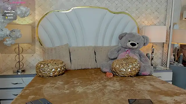 Alyssa tender online show from October 15, 2025, 5:51 am