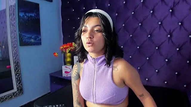 Liisaa Kiss online show from November 29, 2025, 2:31 pm