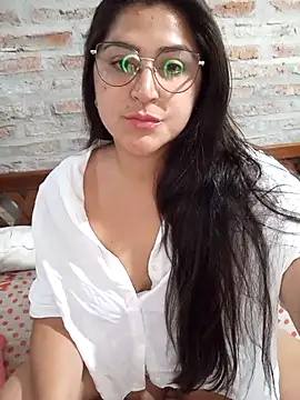 morenalatinaa online show from April 6, 2026, 4:10 am