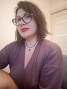 Ambika beauty online show from November 10, 2025, 1:21 pm