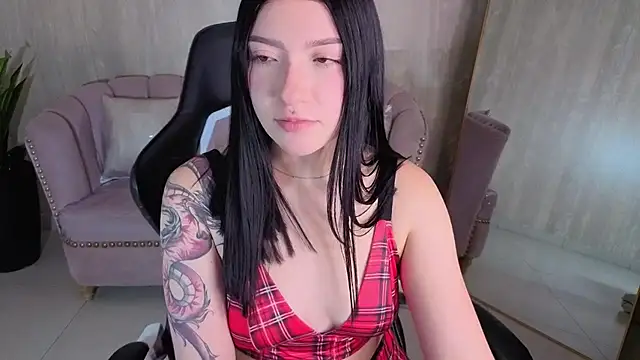 Dolcex a online show from October 16, 2025, 8:10 pm