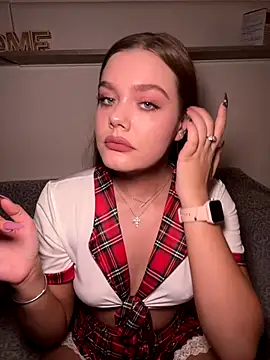 xSlavicDollx online show from October 18, 2025, 12:13 am