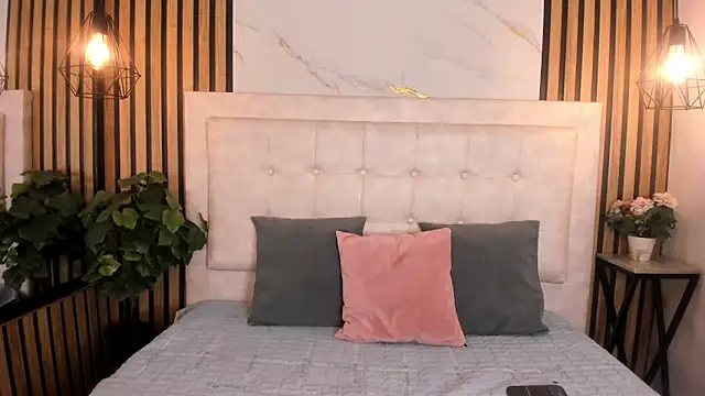 Sassha ferrer online show from February 15, 2026, 12:25 pm